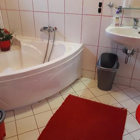 Oda ve Kahvaltı Taltos Vendeghaz 4*
